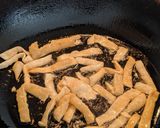 A picture of step 1 of Alunimki (Nepalese street snacks).
