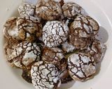 Foto langkah ke 8 dari resep Chocolate Crinkle Cookies, No margarin.