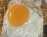 Hình bước làm 1 của món Các cách chiên trứng ốp la đơn giản nhất