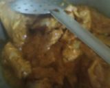 A picture of step 3 of Moghlai chicken gravy.