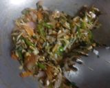 A picture of step 2 of Hakka noodles.