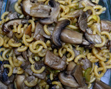 Foto del paso 3 de la receta: Fideuá de setas y champiñones