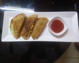 A picture of step 4 of Potato Tawa Toast.