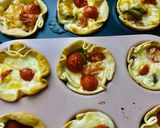 Foto del paso 4 de la receta: CANASTITAS DE JAMÓN COCIDO Y QUESO CON TOMATE Y ACEITUNAS 🍖🧀🍅🫒