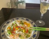 Foto del paso 5 de la receta: Noodles de arroz con gambones y verduras