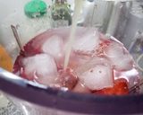 Foto del paso 1 de la receta: Licuado de frutilla! Riquísimo!