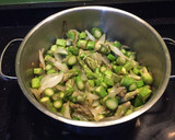 Foto del paso 3 de la receta: Patatas con espárragos 😋