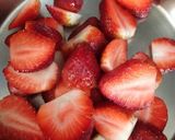 स्ट्रॉबेरी शेक (strawberry shake recipe in Hindi) रेसिपी चरण 1 फोटो