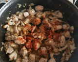 Foto del paso 2 de la receta: Arroz con lomo y panceta