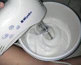 Foto langkah ke 2 dari resep Steamed Tiramisu.