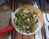 Foto del paso 2 de la receta: Morrones rellenos con verdeo