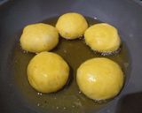 Foto langkah ke 7 dari resep Donat labu kuning.
