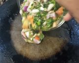ऑमलेट (omlette recipe in marathi) रेसिपी स्टेप 3 फोटो 