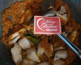 Foto langkah ke 6 dari resep Pedas Asam Manis Kentang & Babi.