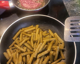 Foto del paso 1 de la receta: Librito de hamburguesa con mermelada y salteado de judías