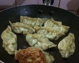Foto langkah ke 5 dari resep Simple Gyoza ala fe.