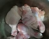Foto langkah ke 1 dari resep Ayam Kentang Kuah santan.