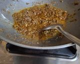 A picture of step 5 of Soyachunks masala.