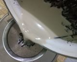 Foto langkah ke 2 dari resep Es Teh Susu Blender.