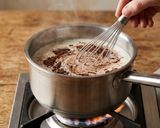 Foto langkah ke 2 dari resep Hot Creamy Chocolate Mellow.