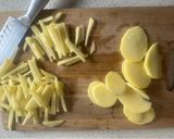 Foto del paso 1 de la receta: Nido de patatas paja con huevos de codorniz y crujiente de jamón