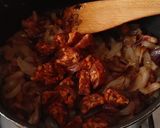 Hagymás füstös karaj recept fázis 2 fotója