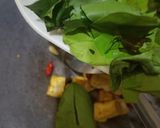 Foto langkah ke 3 dari resep Tumis Tahu Daun Melinjo.