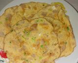 Foto langkah ke 4 dari resep Telur dadar sosis.