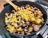 Une image de l'étape 11 de Sauté de porc aux pommes de terre, ananas et trévise.
