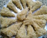 A picture of step 6 of Veg mince stuffed bihari cones.