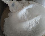 Foto del paso 2 de la receta: Bizcochuelo de leche🥛 sin huevo con fresas🍓 ó frutillas🍰🥧🧁