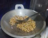 Foto langkah ke 2 dari resep Jagung putih tumis bawang merah.