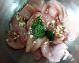 Foto del paso 1 de la receta: Filetes de pechuga de pollo a la plancha en marinado Urrutia