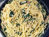 Spaghetti an einer Krautstiel-Rahmsauce