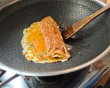 Foto langkah ke 5 dari resep Telur Dadar Gulung (Tamagoyaki) Wajan Bundar.