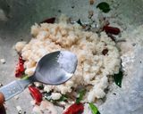 A picture of step 4 of Idly upma.