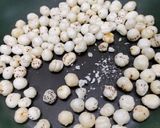 A picture of step 1 of Gud Makhana/ Fox nuts with Jaggery.