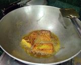 A picture of step 2 of Sorisha dia Rohu macha (rohu mustard curry).