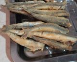 A picture of step 3 of Fried Anchovies.