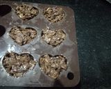 A picture of step 6 of Muesli & nuts choco hearts.
