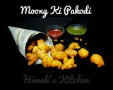 A picture of step 4 of Moong ki pakodi (mungodi).