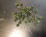 Une image de l'étape 1 de Salade d'endives au carottes, concombre et fleurs de thym.
