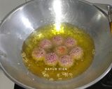 Foto langkah ke 6 dari resep Onde onde Buah Naga.