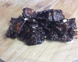 Hình bước làm 8 của món Xúc xích socola (bánh quy socola)