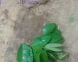 Foto langkah ke 1 dari resep Nasi Goreng Daun Kareè [14].