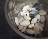 A picture of step 4 of Badam milk.