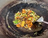 Foto langkah ke 5 dari resep Bihun Goreng Bumbu Biryani.