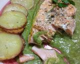 Foto del paso 4 de la receta: Salmón dorado en salsa de perejil