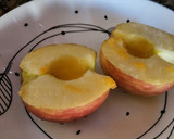 Foto del paso 1 de la receta: Manzanas con salsa de naranja y granadina