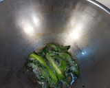A picture of step 3 of Rava upma.